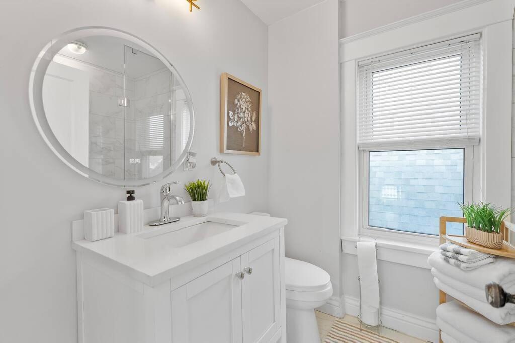 Beautiful Renovated Oasis Holiday home Niagara Falls
