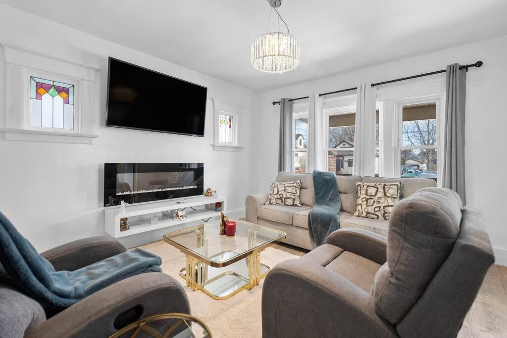 Beautiful Renovated Oasis *
